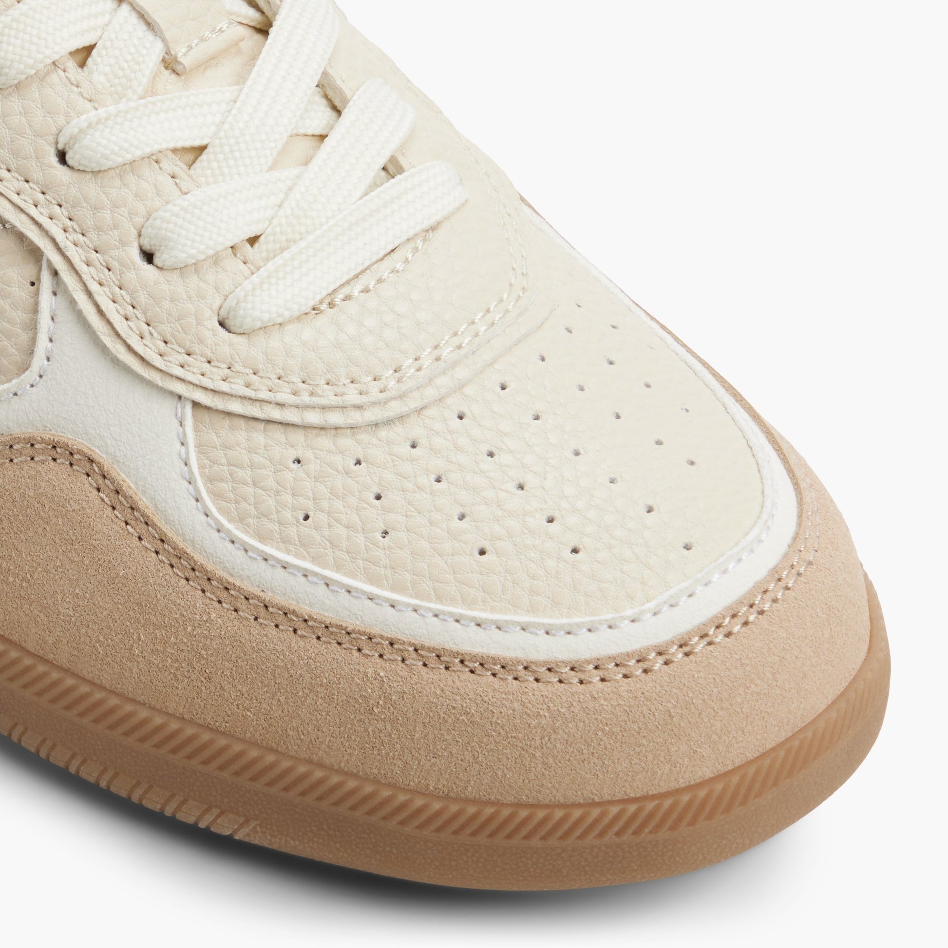 Gros plan de la Beige Ezme Sneakers