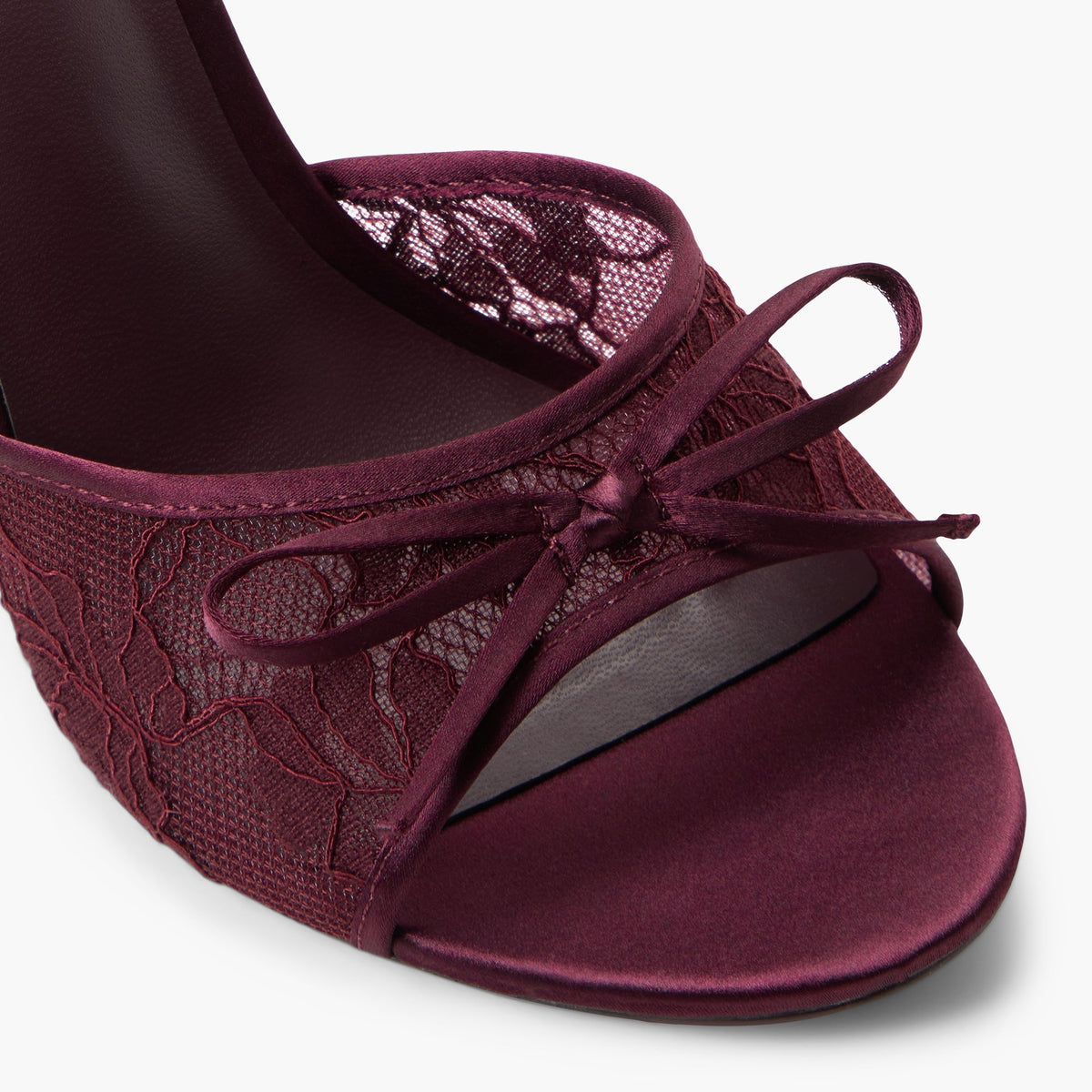 Close-up of the Bordo Juniee Heeled Mule Sandals