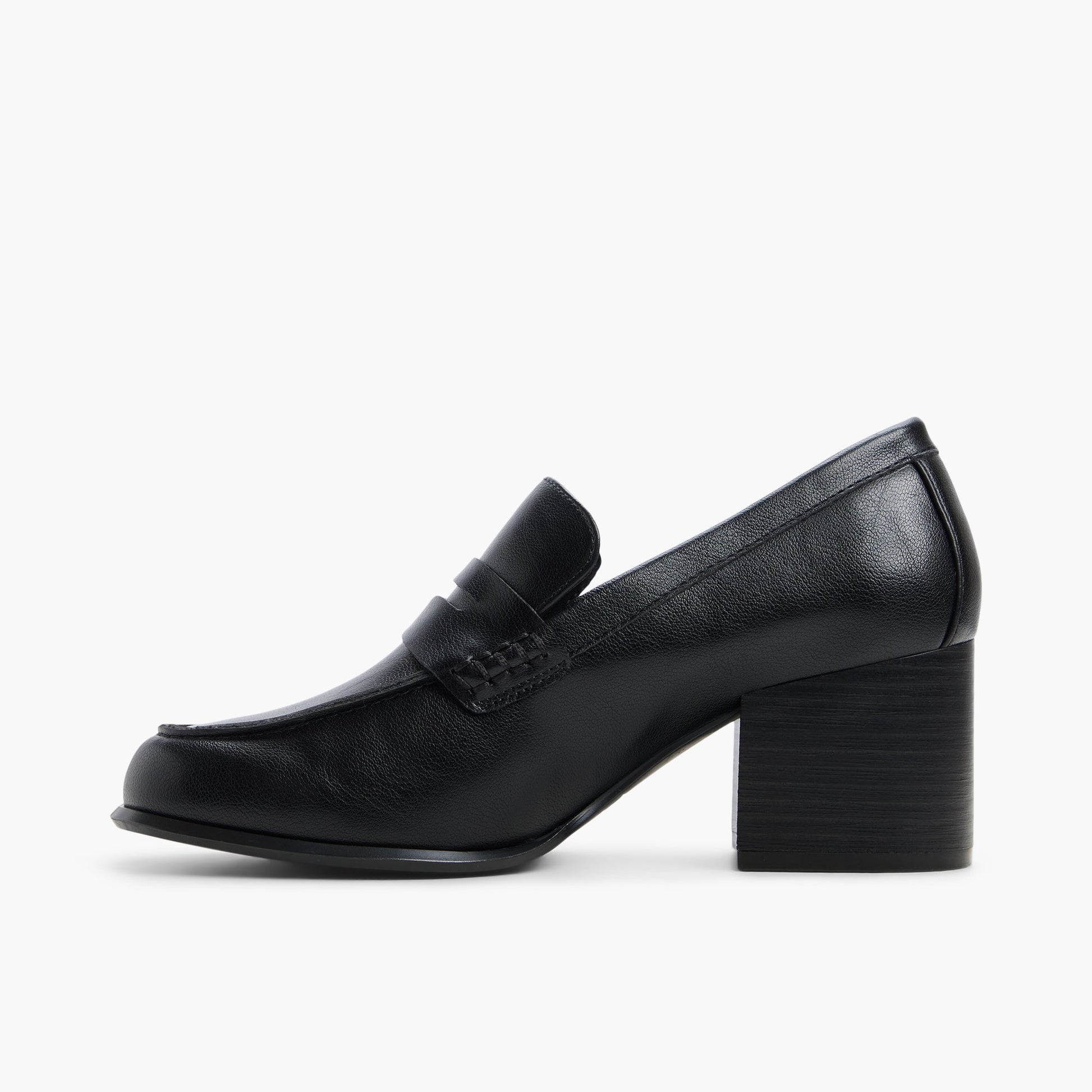 Side view of Black Carriie