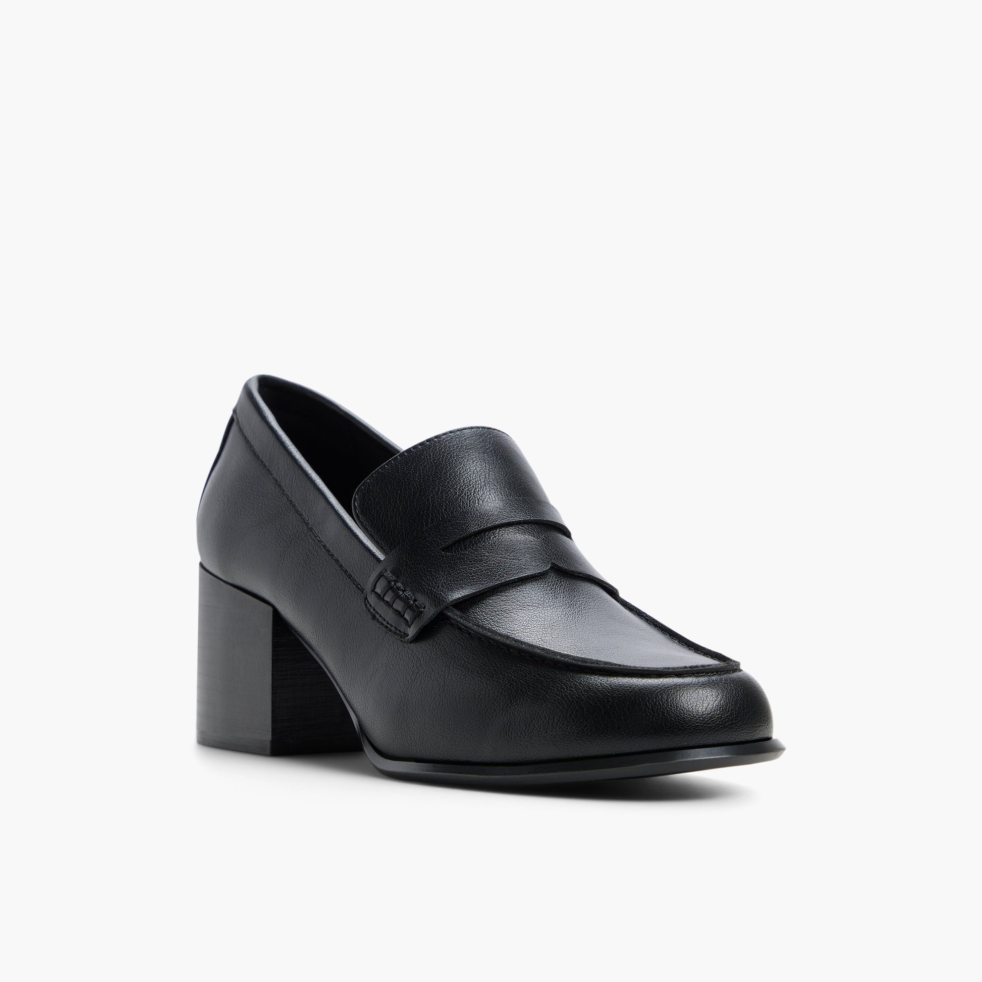 Three-quarter angle of Black Carriie 's front side