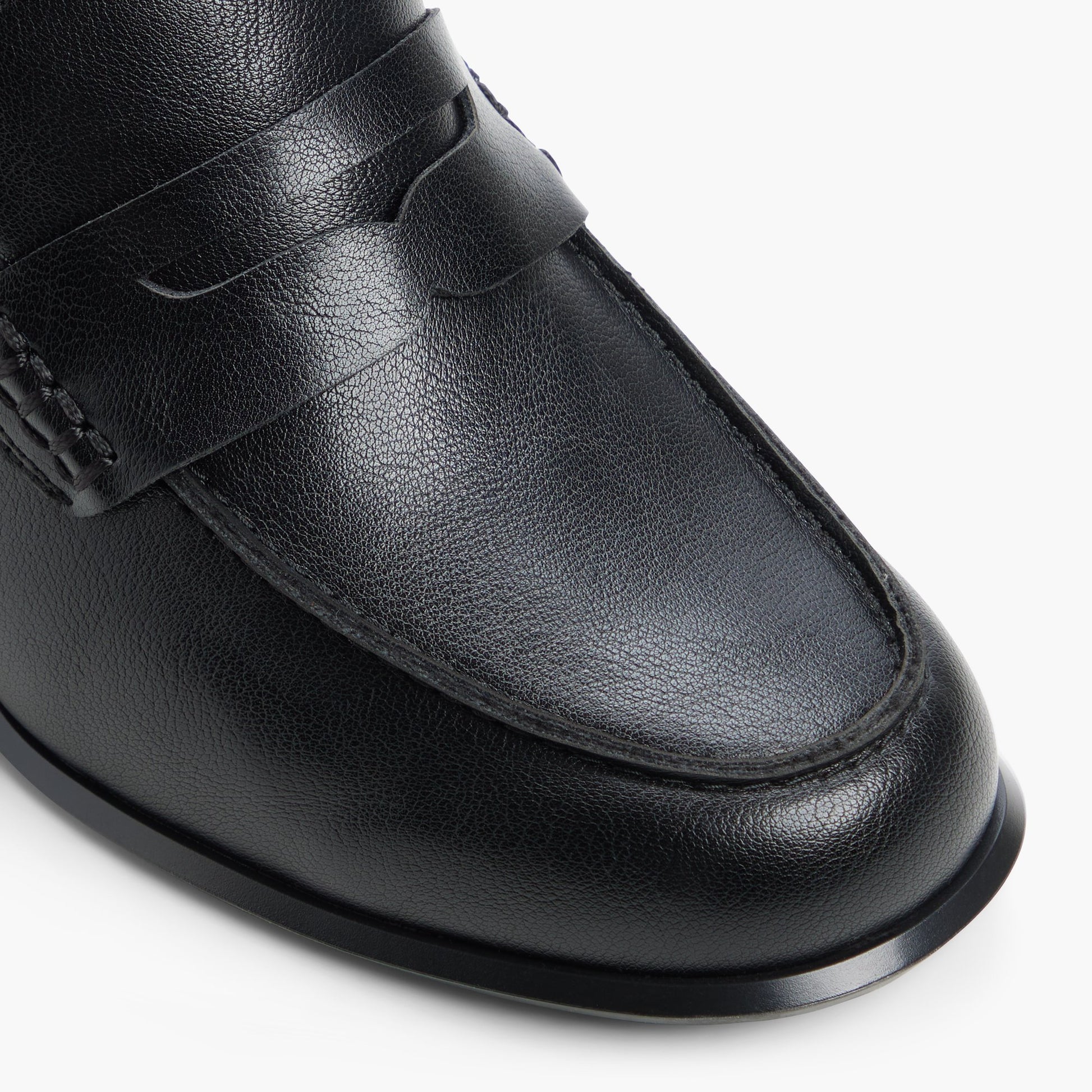 Close-up of the Black Carriie