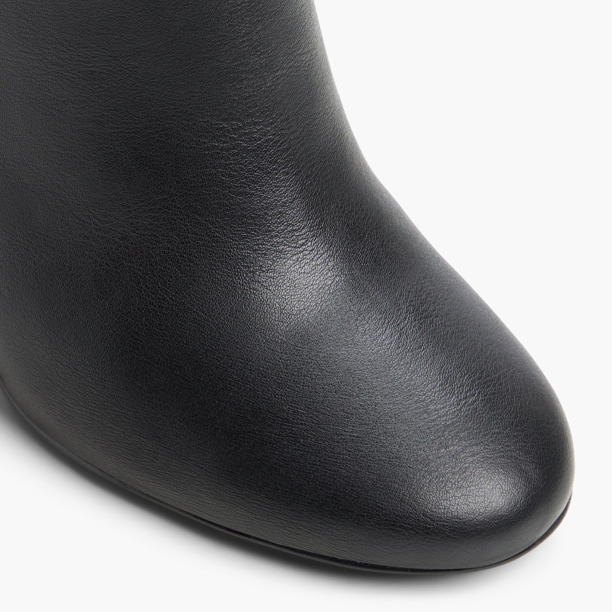 Gros plan de la Noir Zyva Bottillons