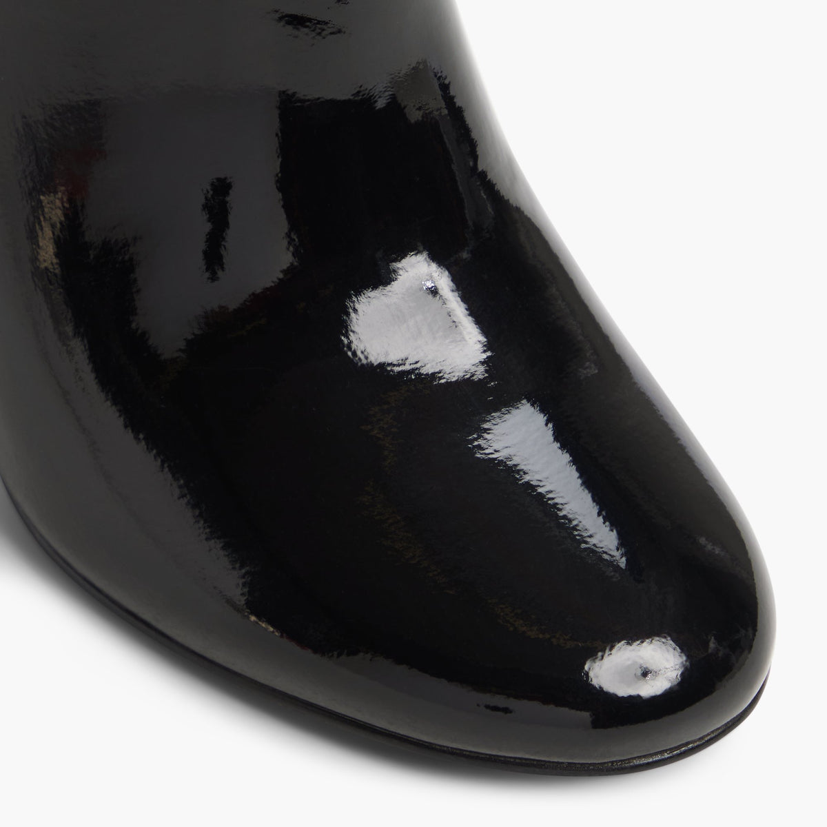 Gros plan de la Noir Zyva Bottillons