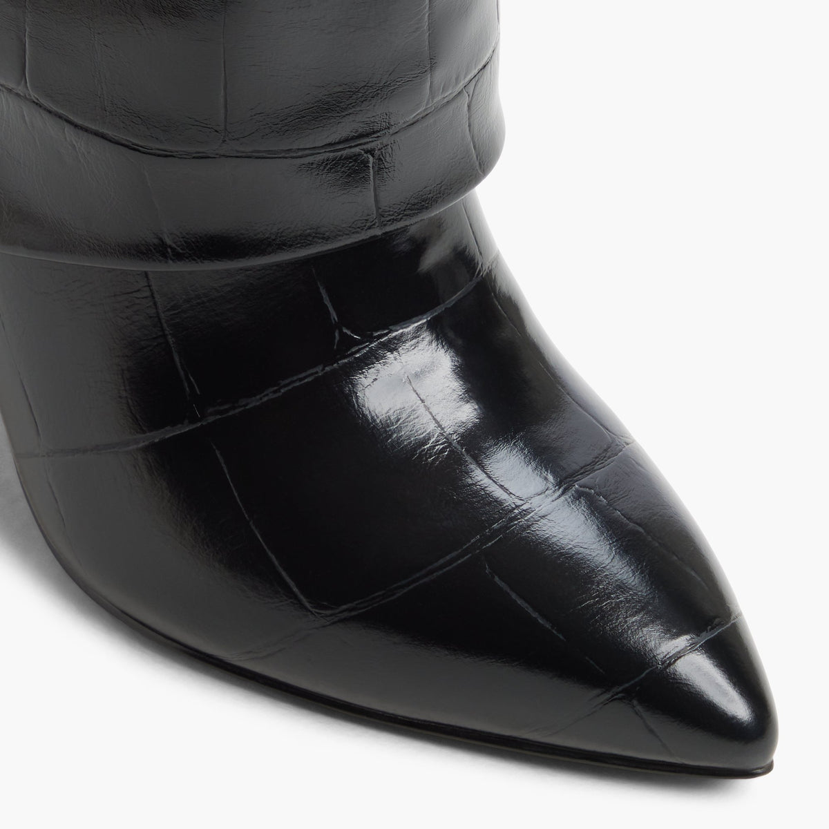 Close-up of the Black Toryy