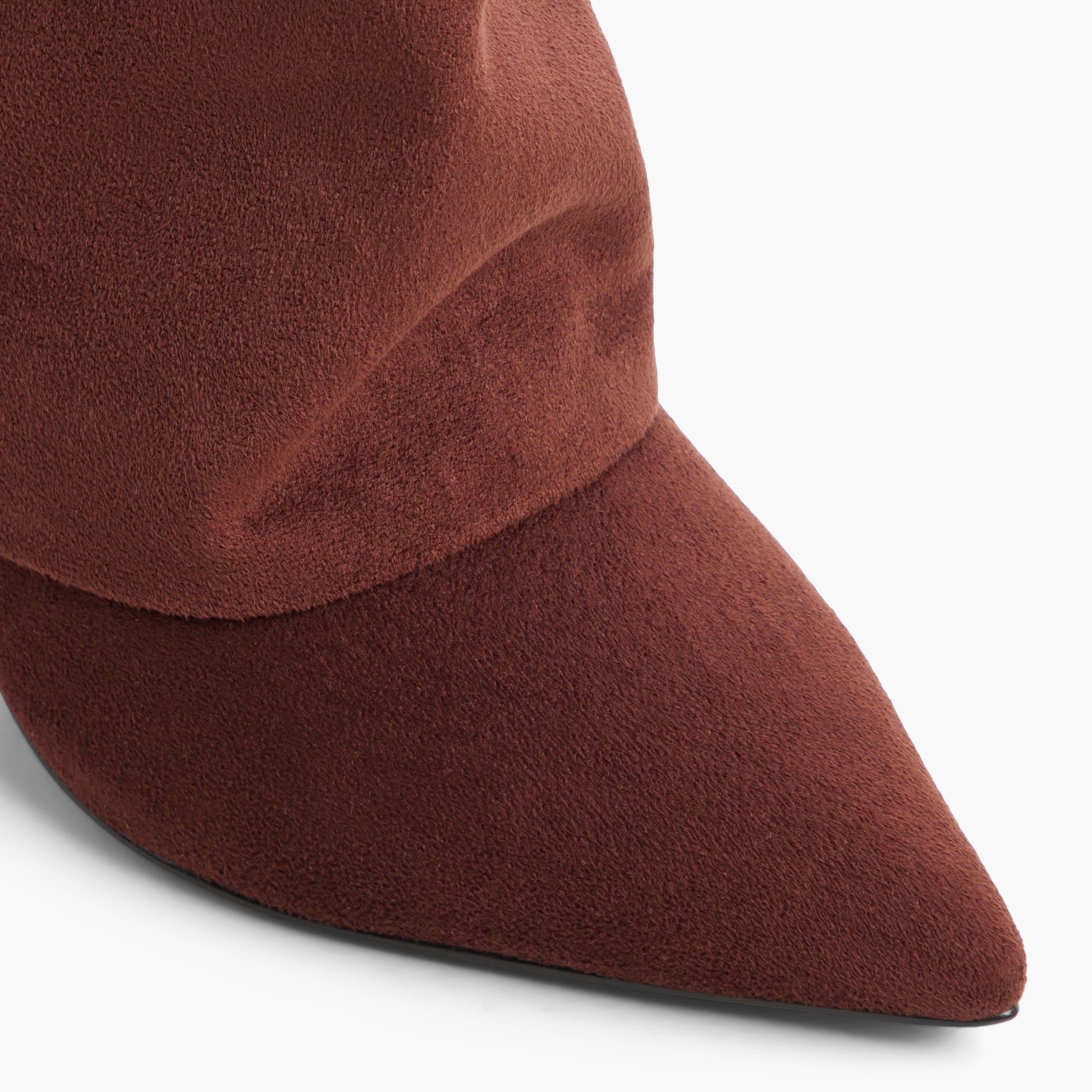Gros plan de la Moyen brun Irenaa Bottes hautes à revers