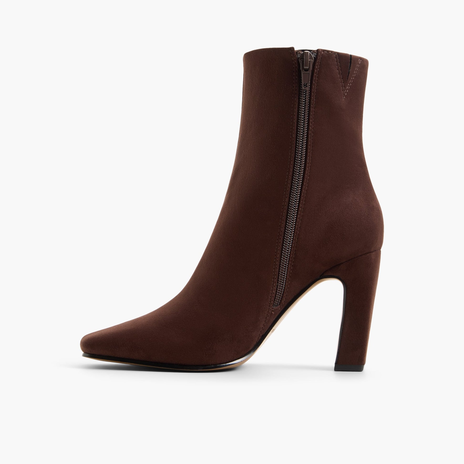 Side view of Dark brown Myaa