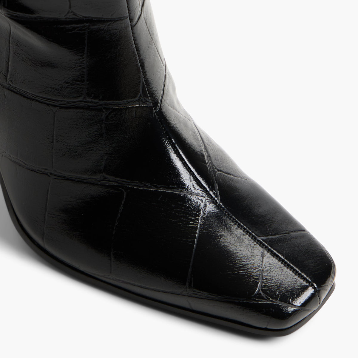 Gros plan de la Noir Nyxen Bottes hautes