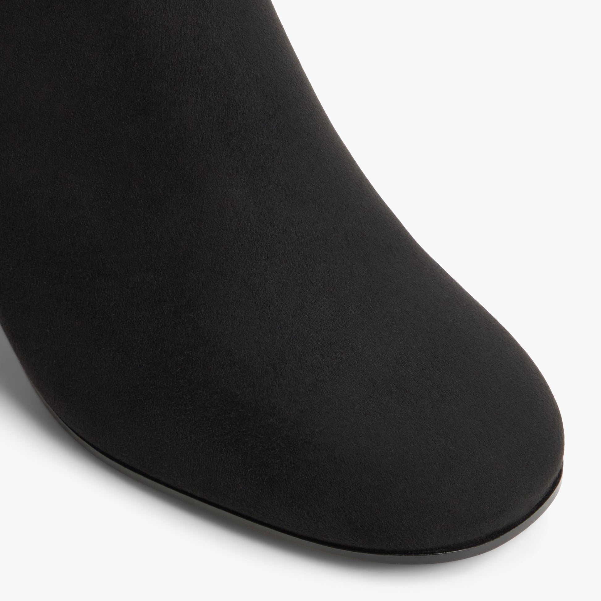 Close-up of the Open black Seraphina