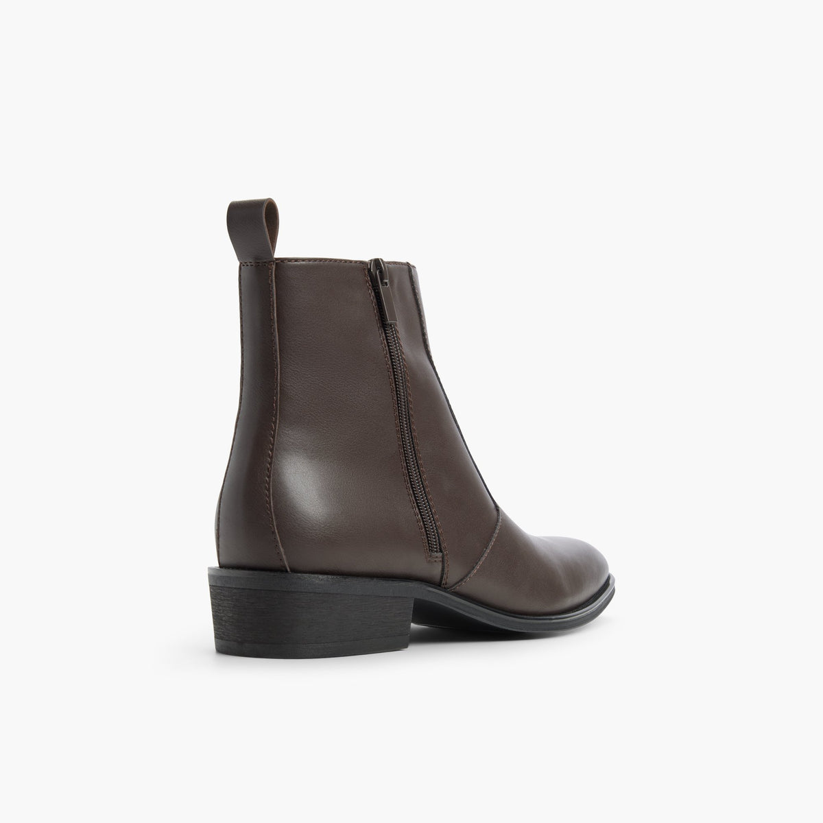 Angle de trois quarts de l'arrière de Brun foncé Rigby Boots