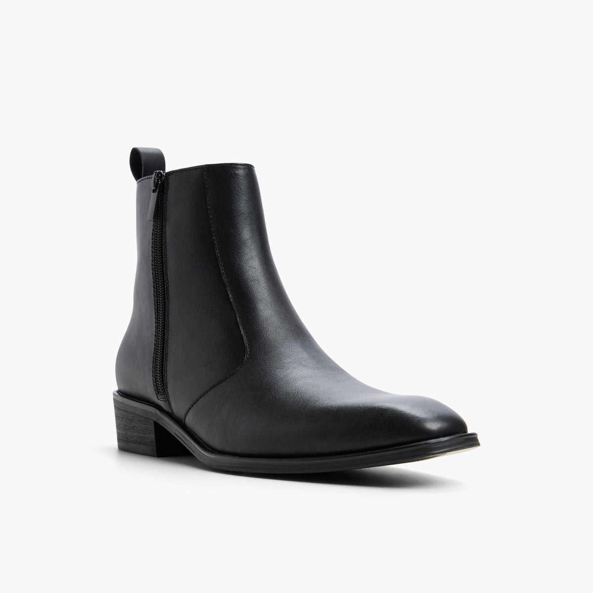 Angle de trois quarts de la face avant de Noir Rigby Boots