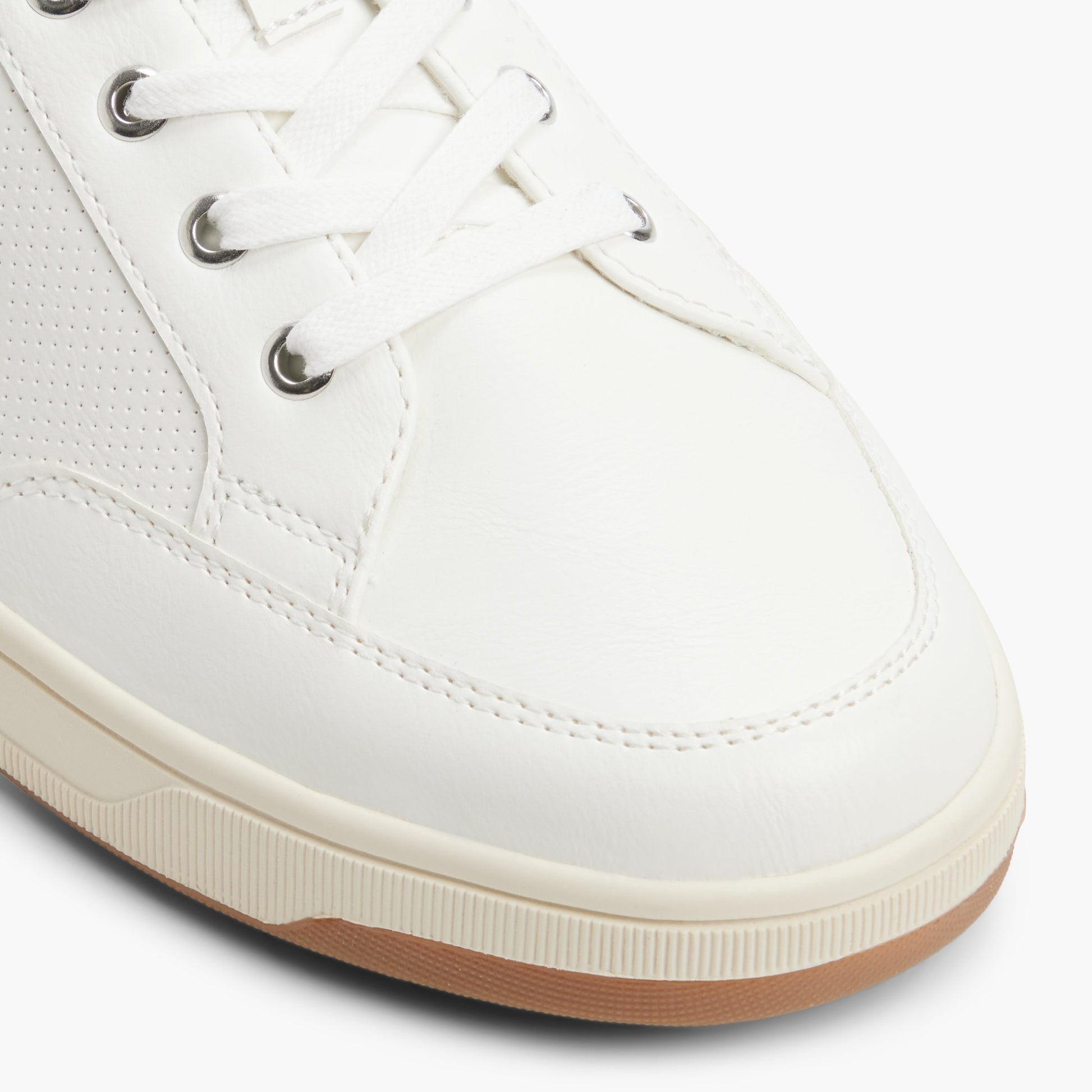 Gros plan de la Blanc Booster Sneakers