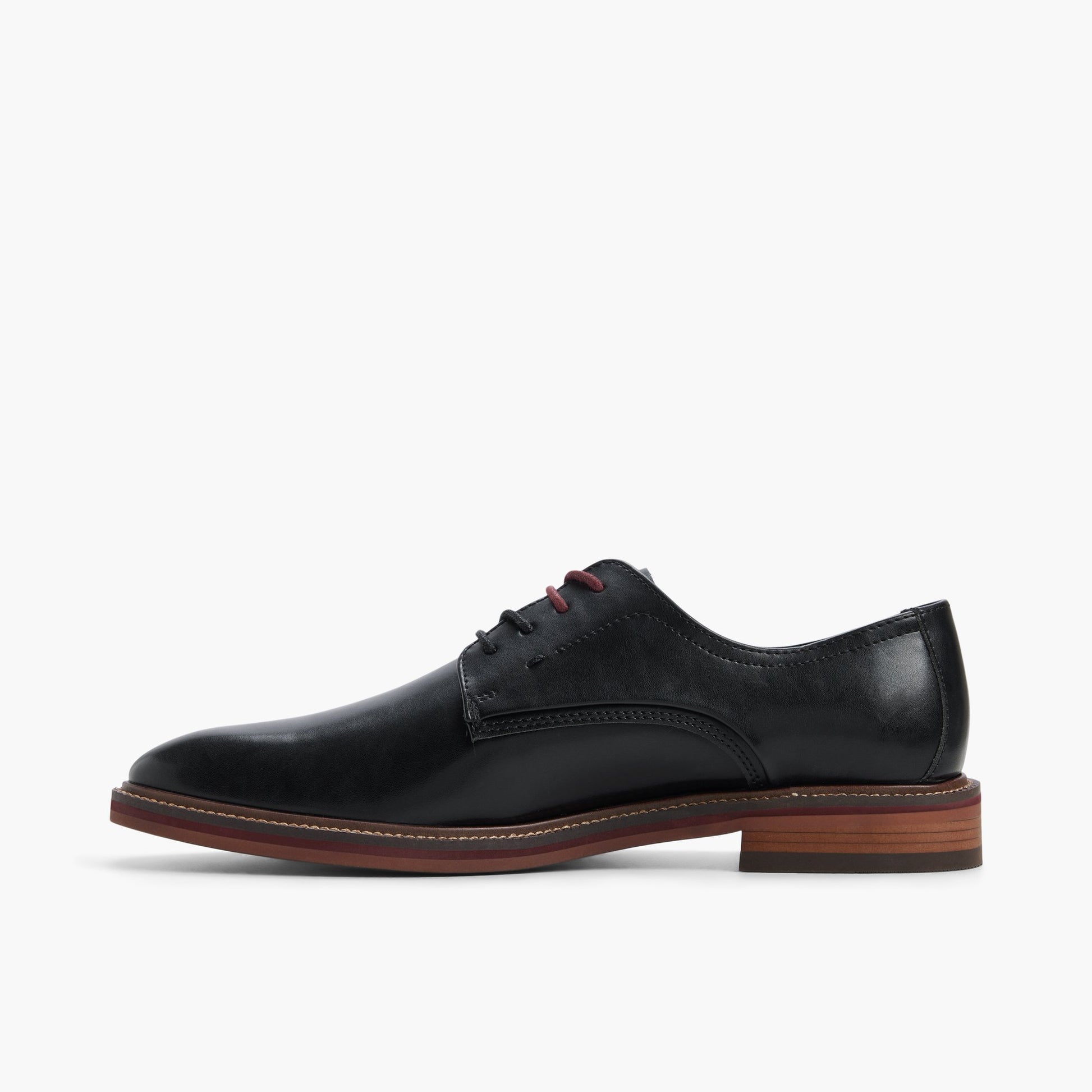 Vue latérale de Noir Kingswell