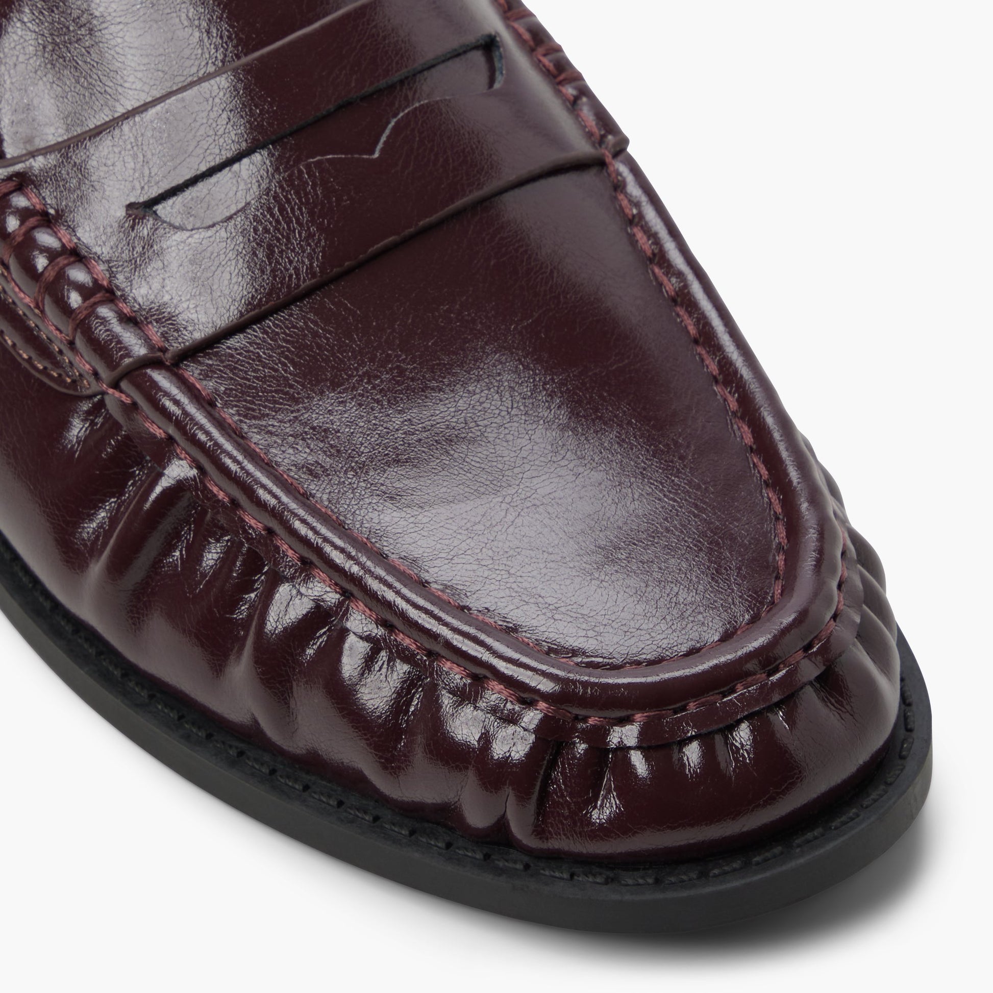 Close-up of the Bordo Cirella Loafer Mules