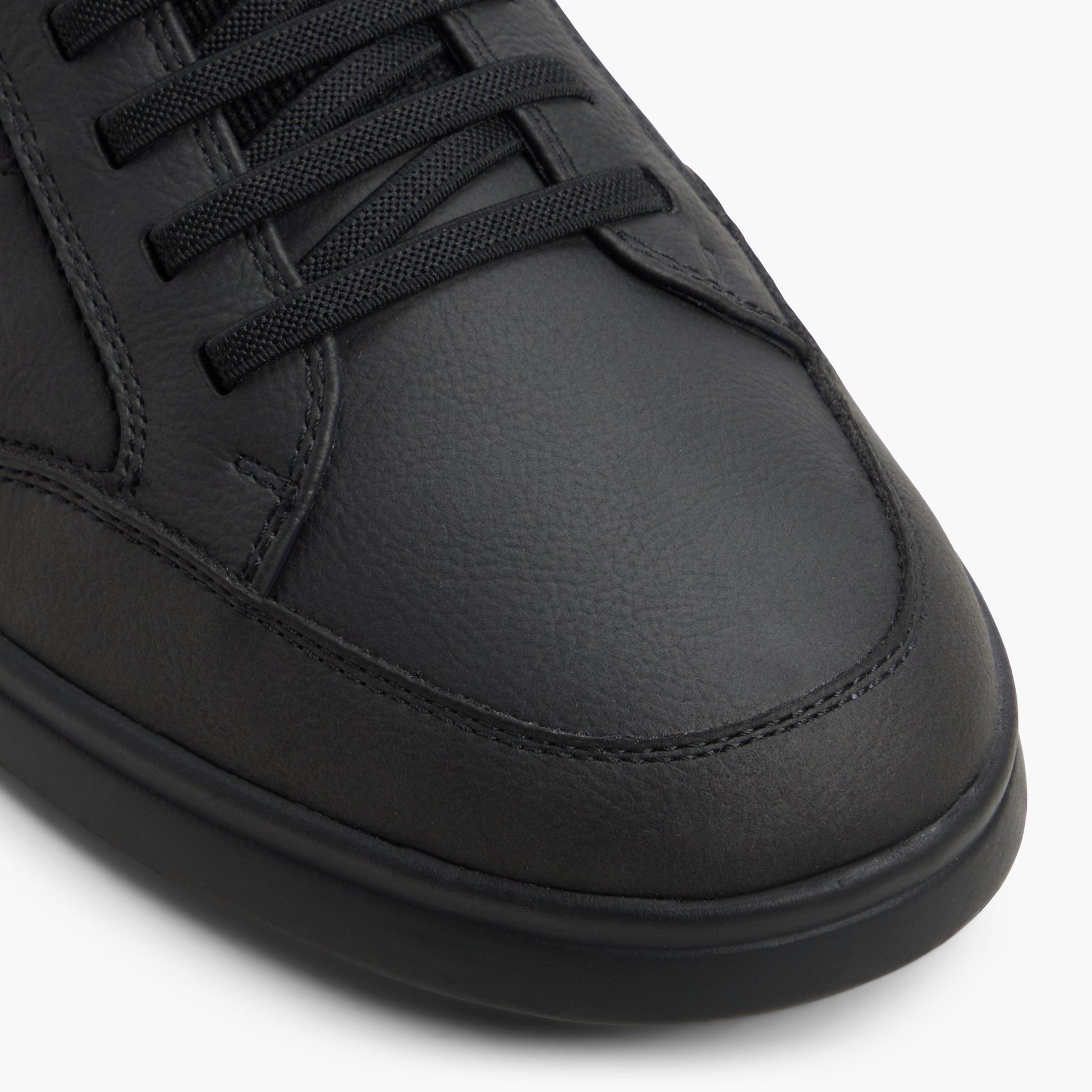 Gros plan de la Noir Slippro Sneakers