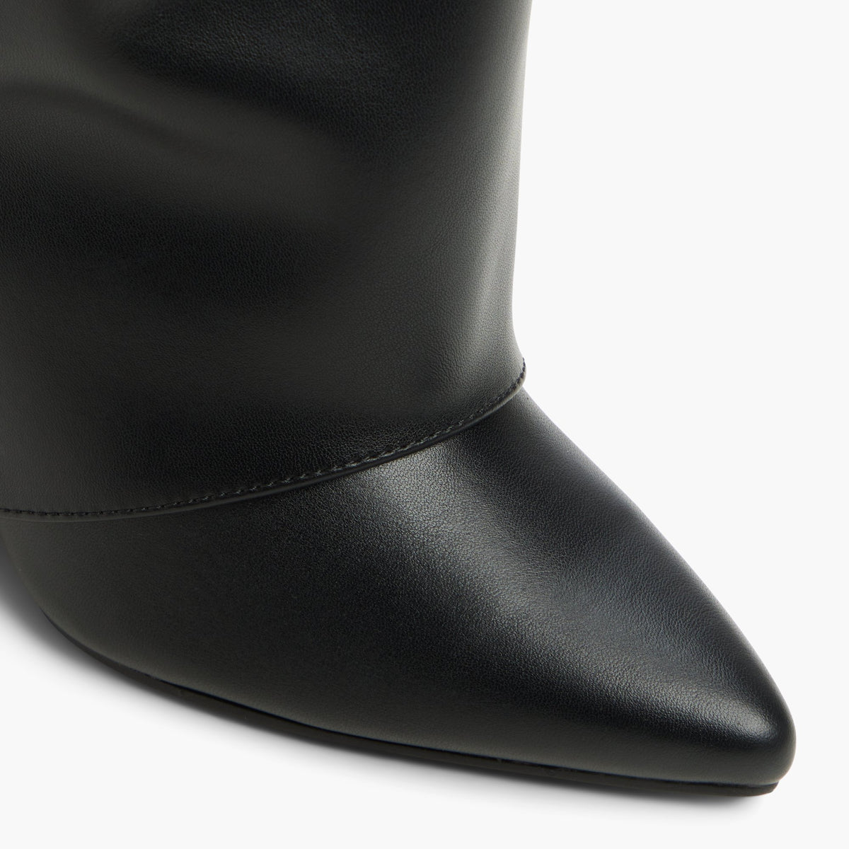Gros plan de la Black Marleena Bottes hautes