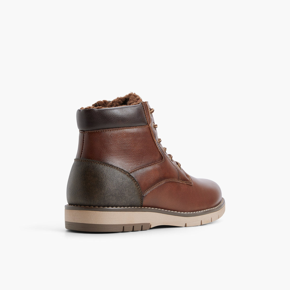 Angle de trois quarts de l'arrière de Cognac Camperwood Bottes à lacets