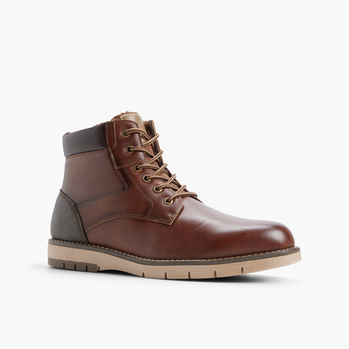 Angle de trois quarts de la face avant de Cognac Camperwood Bottes à lacets