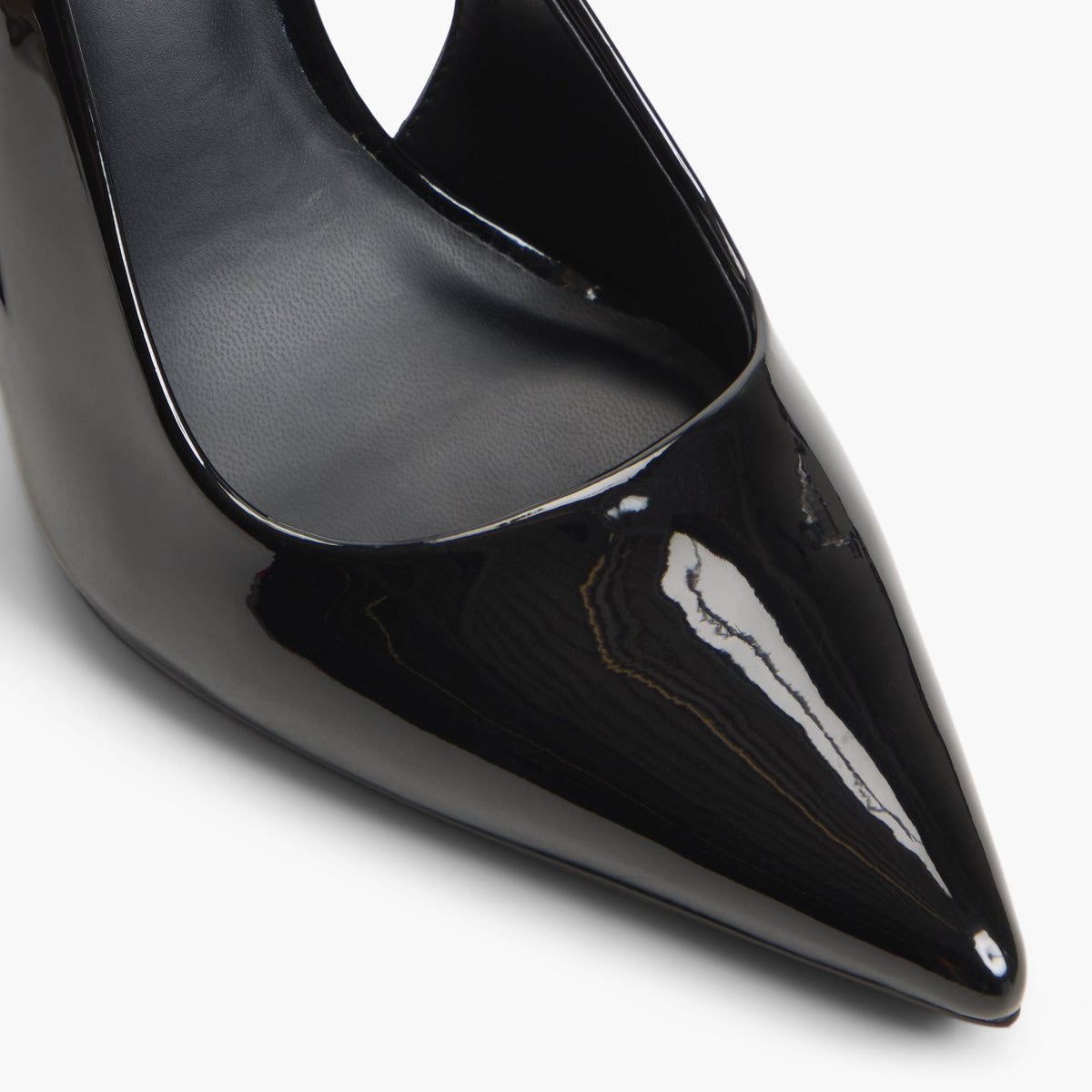 Close-up of the Black Sorayah